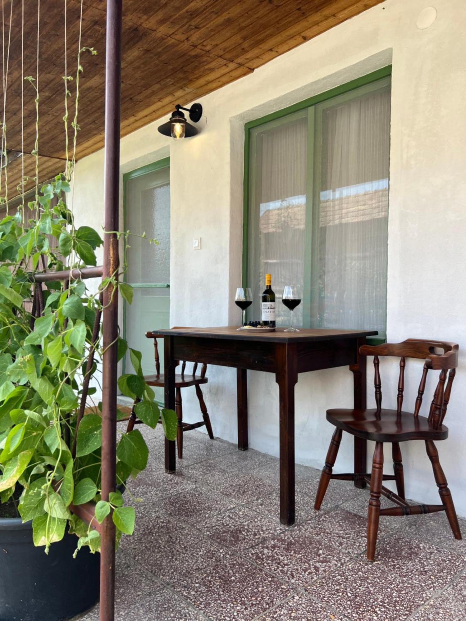 Nest Apartman Balatonszarszo Exterior foto